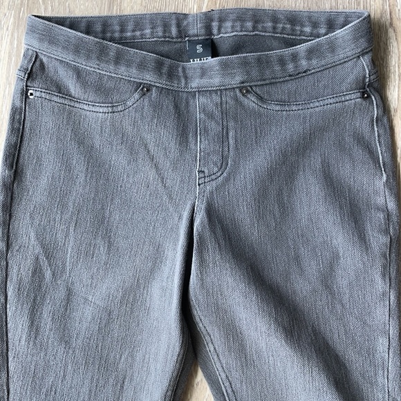 Hue Jeggings in Distressed Grey (s) - Picture 2 of 4